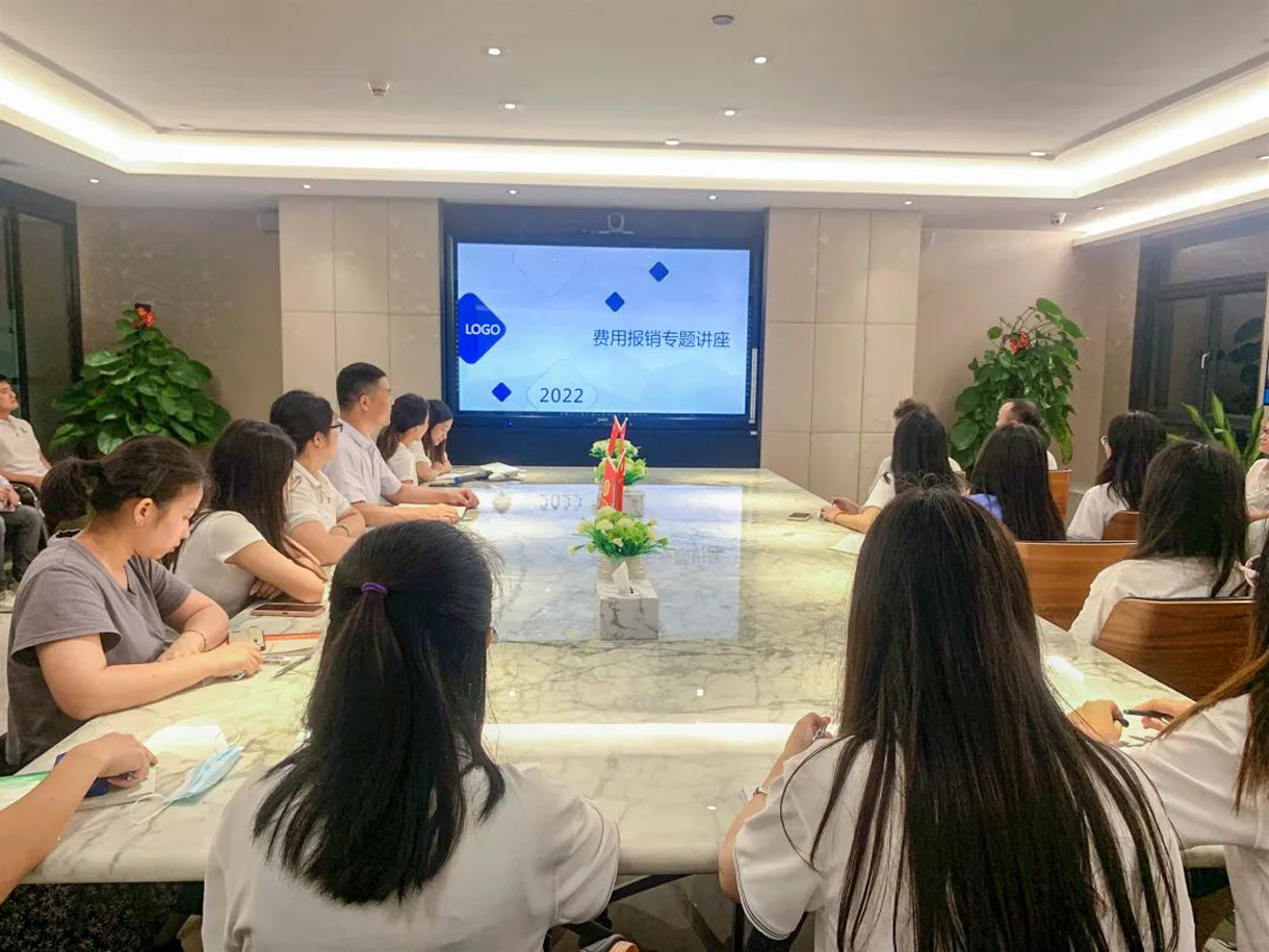学习税收政策，普及财会知识