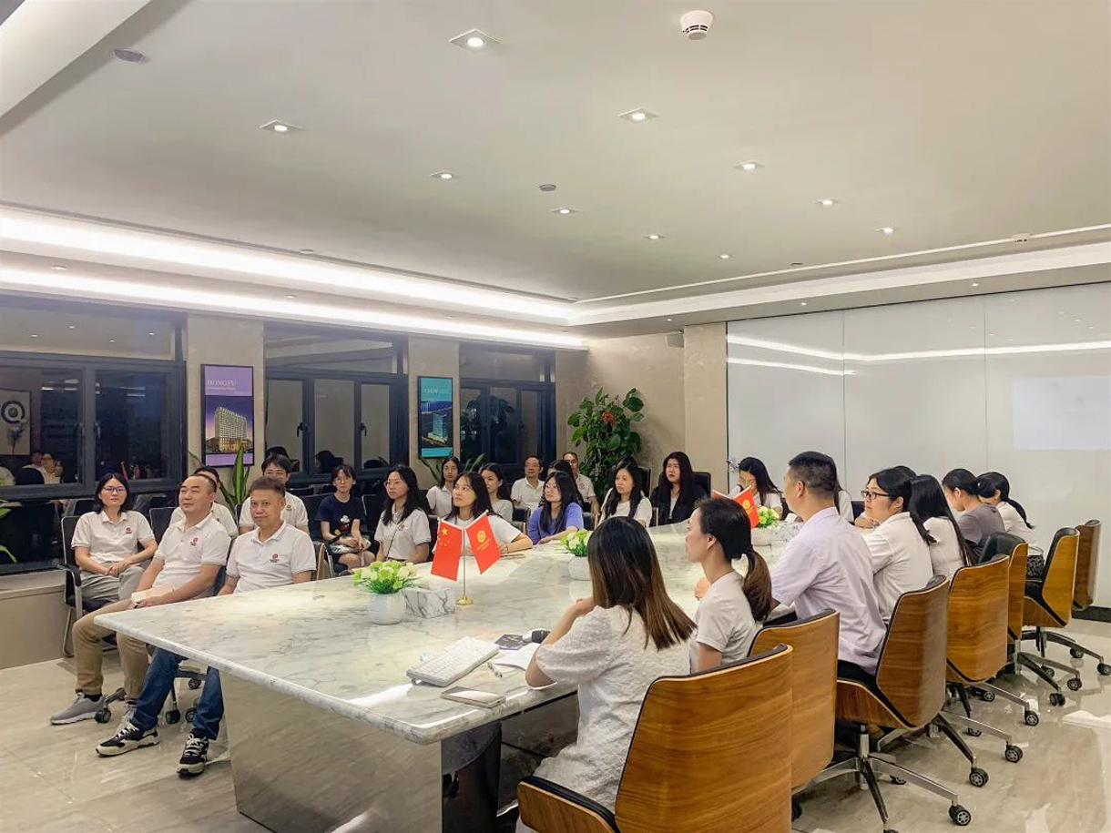 学习税收政策，普及财会知识
