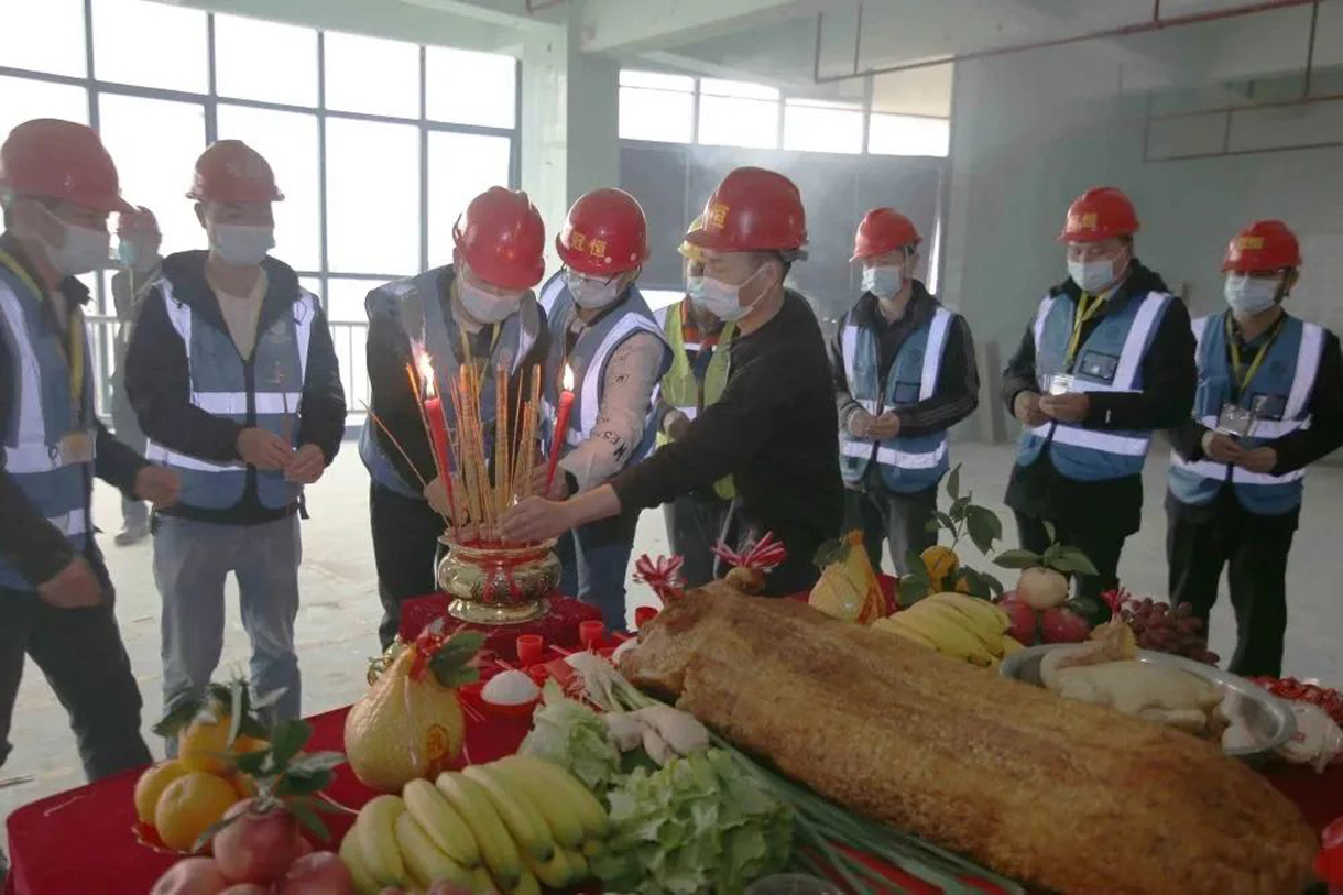 伯恩光学A1办公楼装修装饰工程开工大吉！