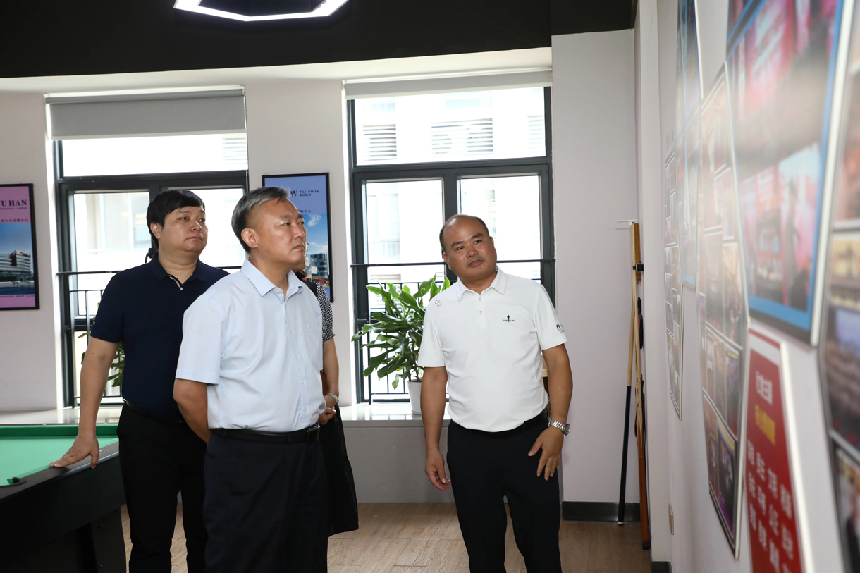 樟木头镇政府领导赴冠恒建设调研指导