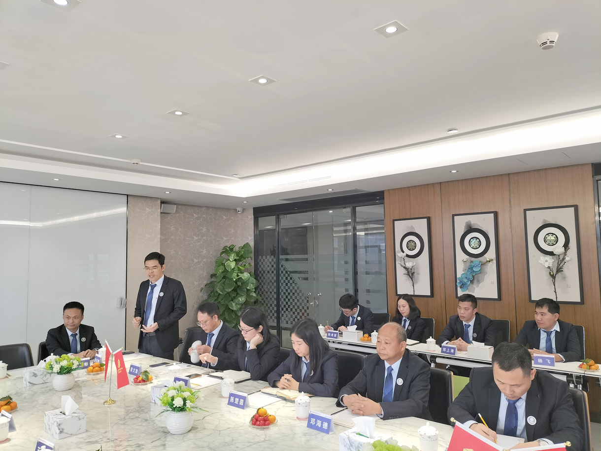 成功举办年终总结大会，展望未来！