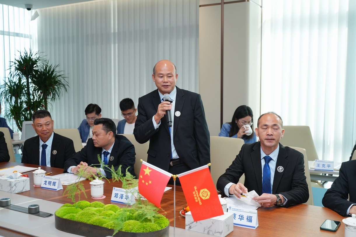 回首奋进路，凝心启征程。