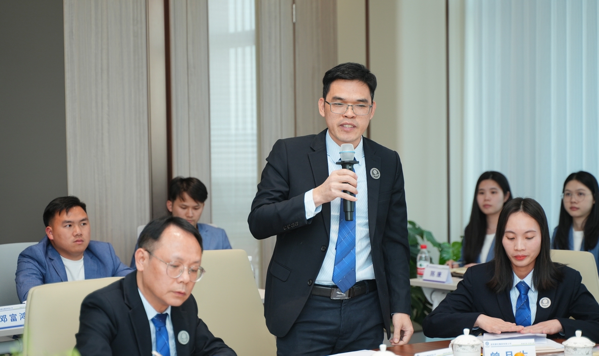 回首奋进路，凝心启征程。