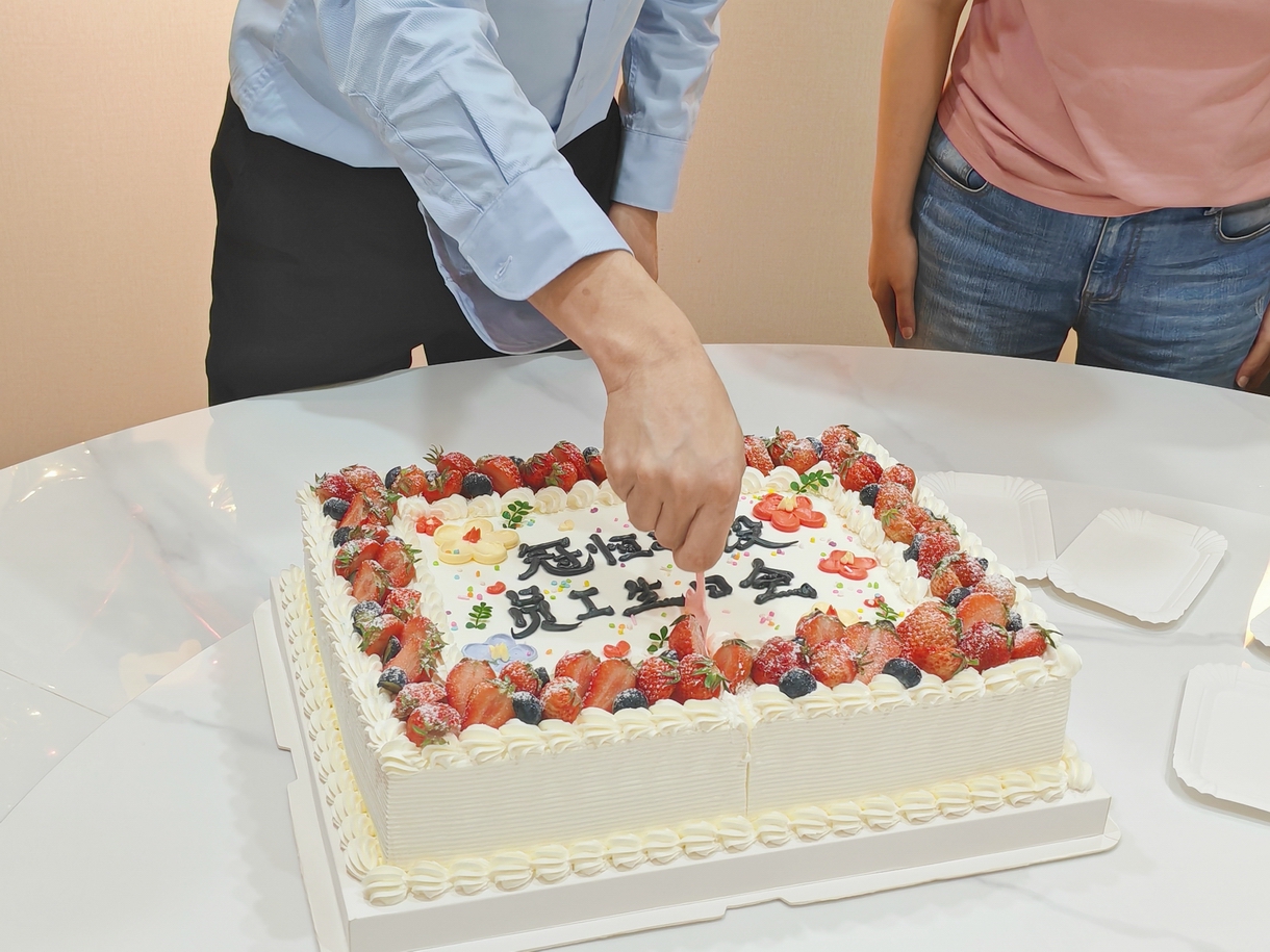 「情暖生辰，集体共庆」冠恒建设生日会暖心回顾