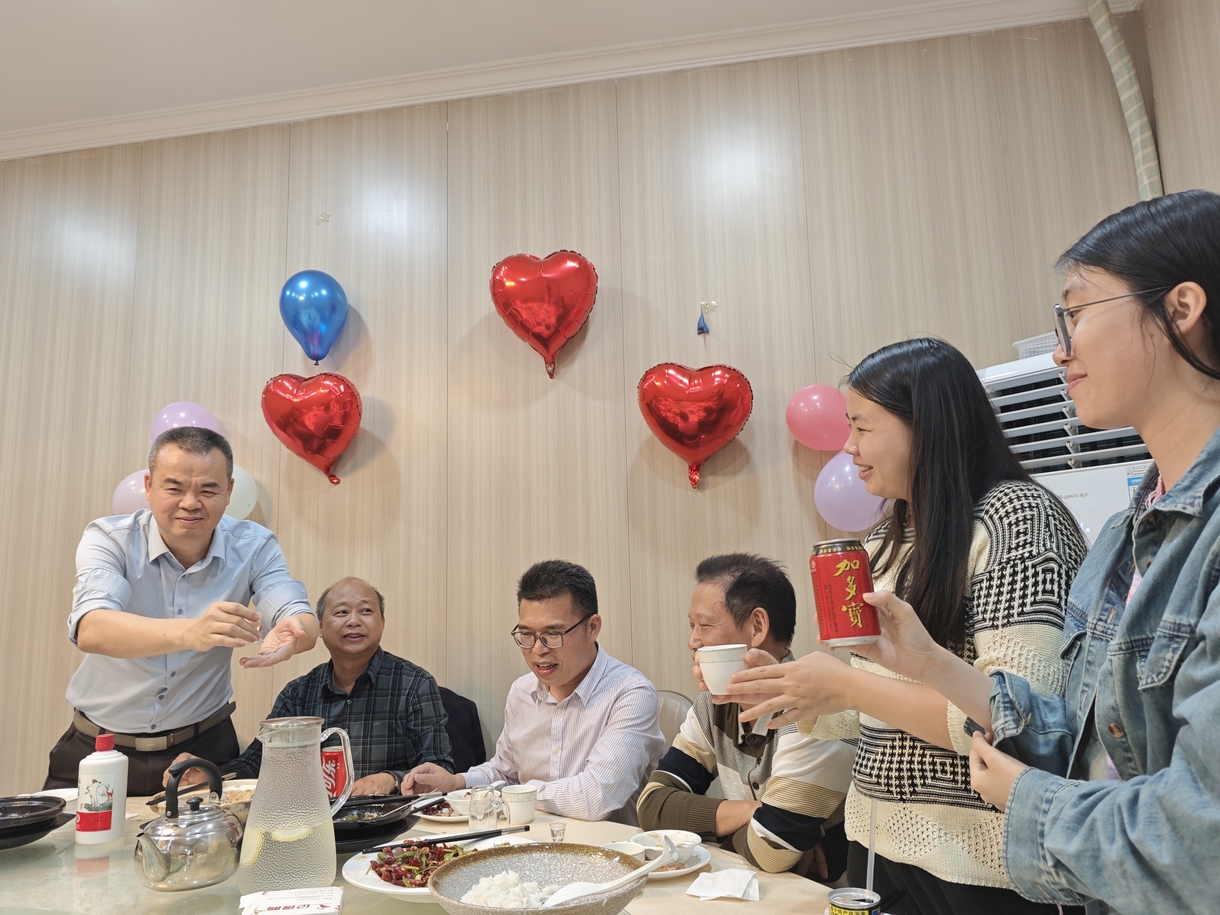 冠恒建设：冬日暖聚，共贺生辰！